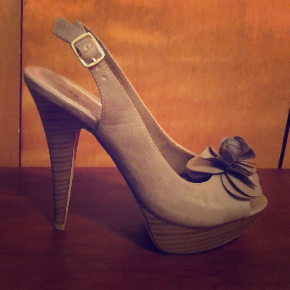 Madden Girl taupe nude slingback heels size 7